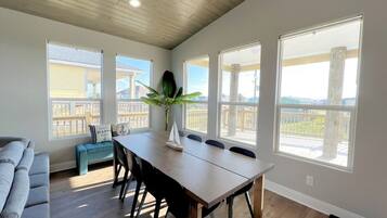 House, 3 Bedrooms | Dining
