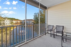 Condo, 2 Bedrooms | Property grounds