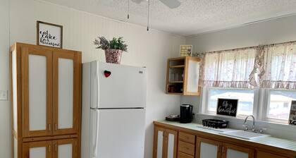 Little House In The Grove Private, Comfortable, Squeaky Clean!