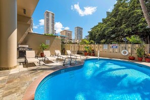 Outdoor pool - @ Marbella Lane - Marina Studio | near the beach (Honolulu)