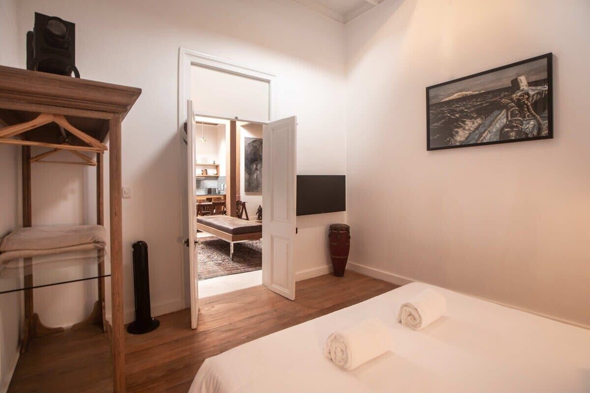 1 habitación, tabla de planchar con plancha, wifi y ropa de cama 