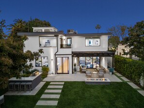 Exterior - Curson Modern - Modern Beverly Grove Masterpiece (Los Angeles)