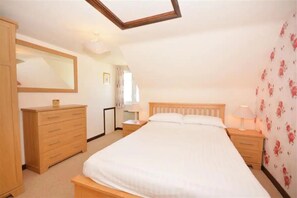 3 soverom, strykejern/-brett, wi-fi (inkludert) og sengetøy