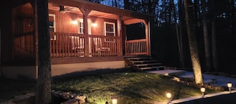 "Little Cabin in the Woods" - 5 miles from Dayton Boat Launch