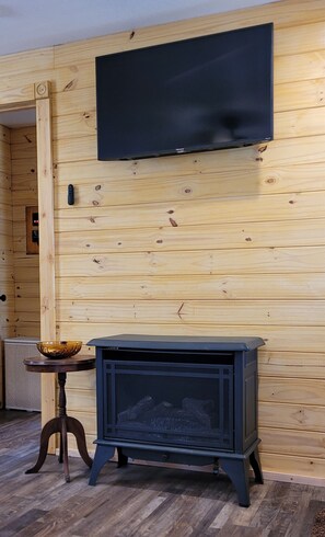 Interior - "Little Cabin in the Woods" - 5 miles from Dayton Boat Launch (Dayton)