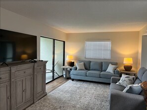 Smart TV - Sunrise Showcase - Serene direct river view! (St. Augustine)