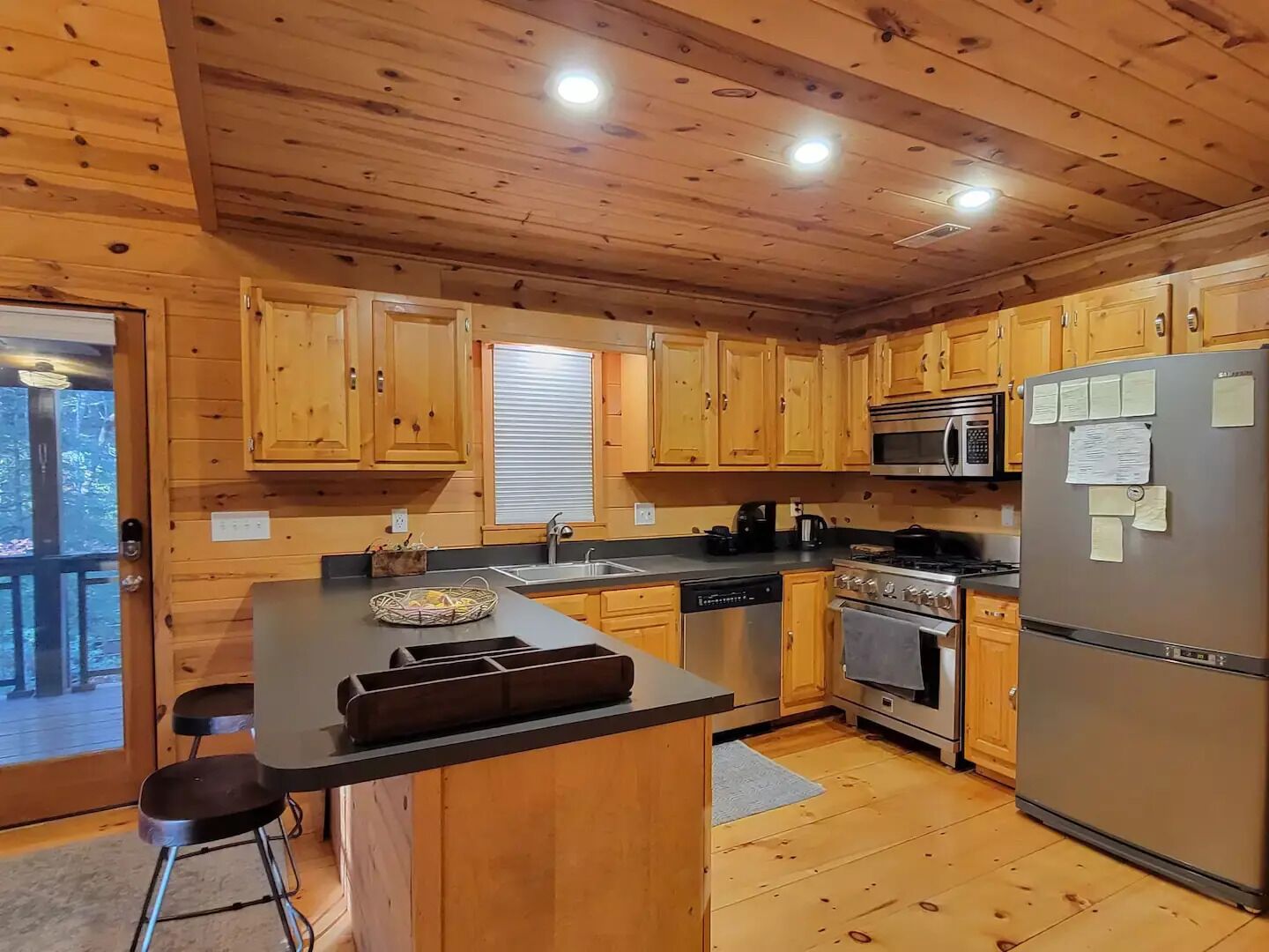 Ruhewald Cabin - Hot Tub, 3 Creeks w/Waterfalls, Remote