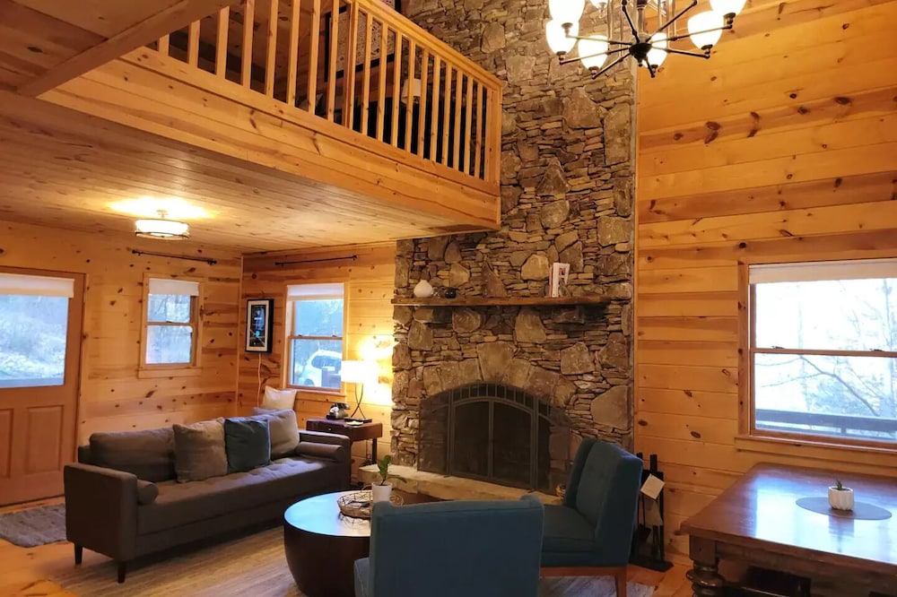 Ruhewald Cabin - Hot Tub, 3 Creeks w/Waterfalls, Remote
