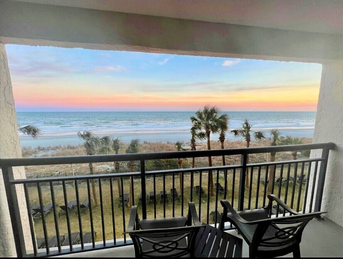 Oceanfront/Voted "9 Best Hotels with Waterparks"