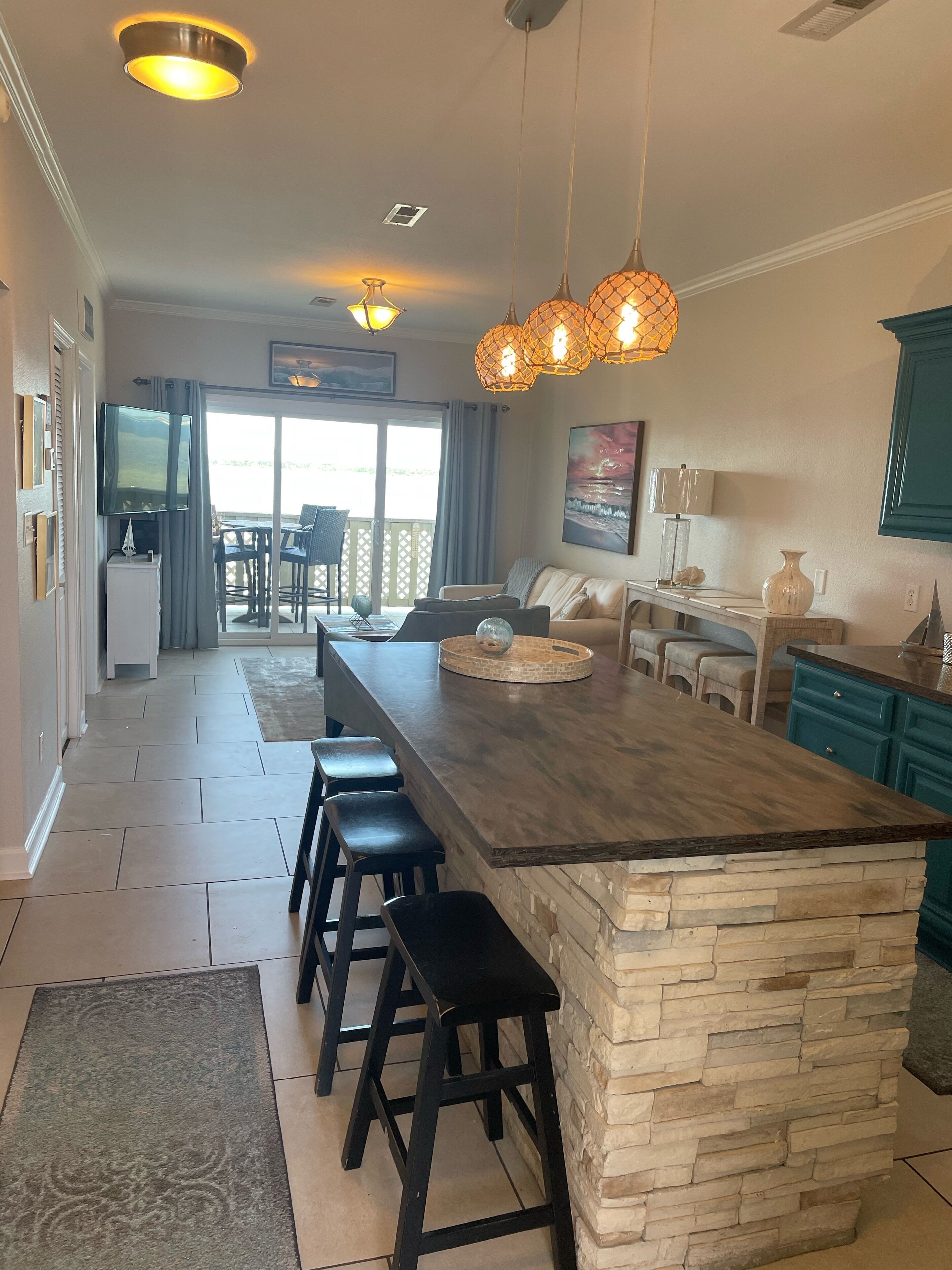 Beautiful Bay front condo with own space for boat & jetski 5 minute walk to gulf