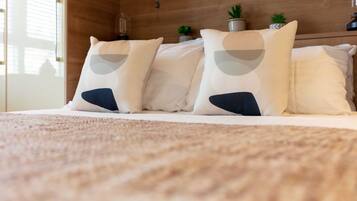 2 bedrooms, iron/ironing board, travel cot, WiFi