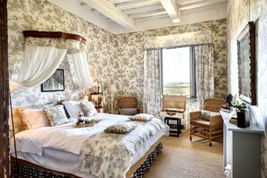 9 slaapkamers, een strijkplank/strijkijzer, gratis wifi, beddengoed