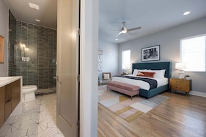 4 bedrooms, desk, iron/ironing board, WiFi - Rooftop Skyline Views DT Nash Sleeps 12 (Nashville)