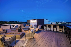 Terrace/patio - Rooftop Skyline Views DT Nash Sleeps 12 (Nashville)
