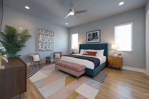 4 bedrooms, desk, iron/ironing board, WiFi