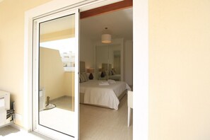 1 bedroom, iron/ironing board, free WiFi, bed sheets - ARMAÇÃO DE PÊRA BRIGHTNESS 1 WITH POOL by HOMING (Armação de Pêra)