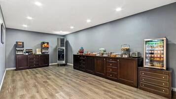 Free daily continental breakfast