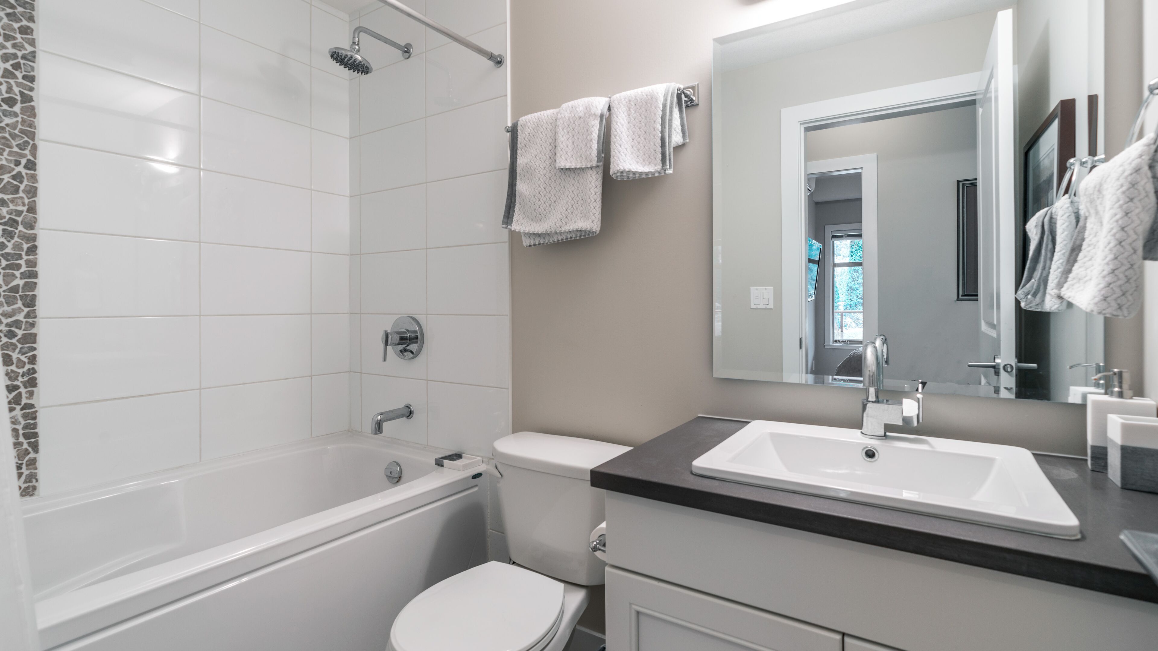 Perfectly Situated Condo at Amazing Resort #209