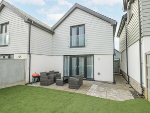 Cottage | Outdoor dining - Y Ty Pren (Brynteg)