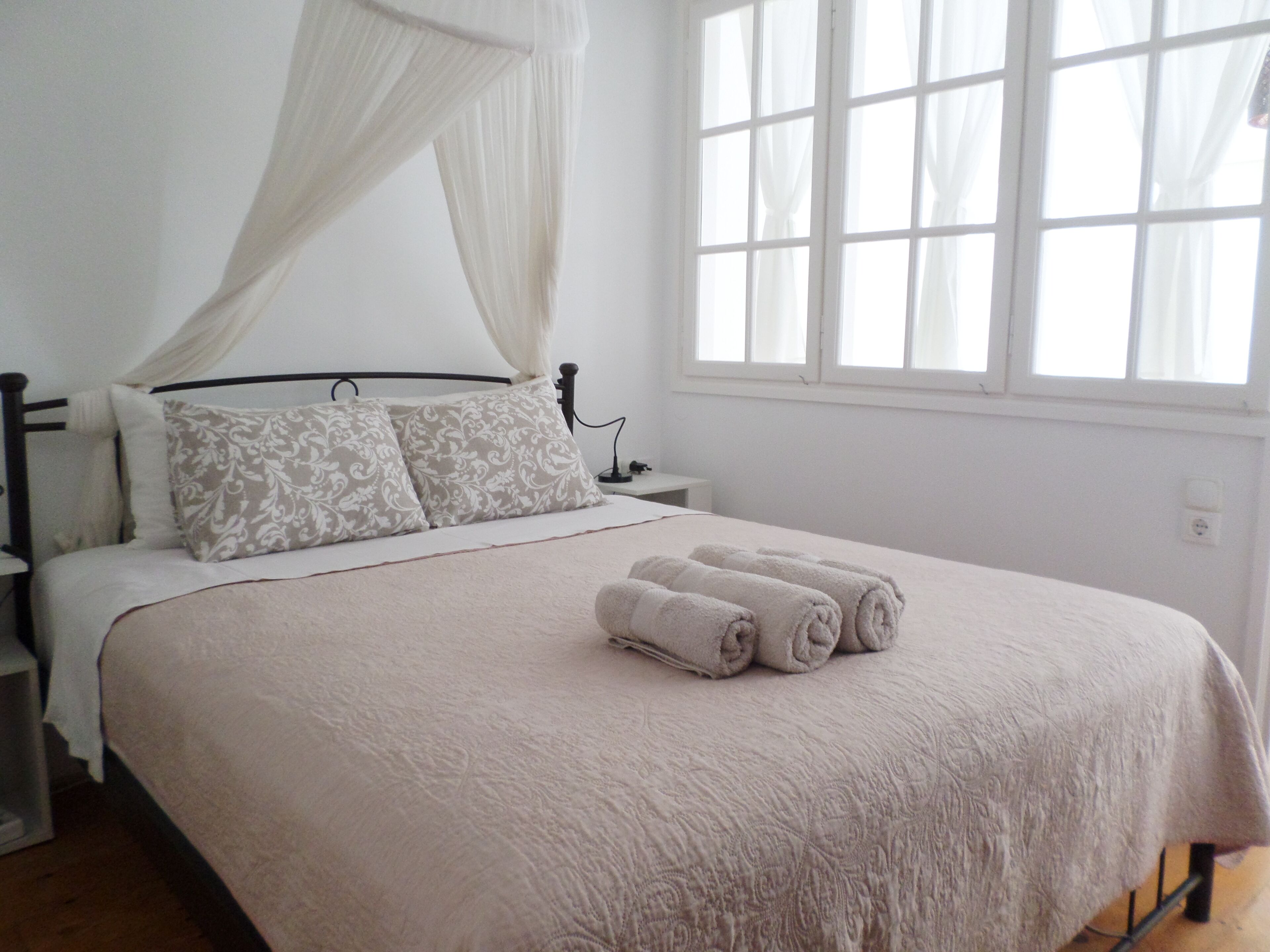 1 chambre, fer et planche à repasser, Wi-Fi, draps fournis