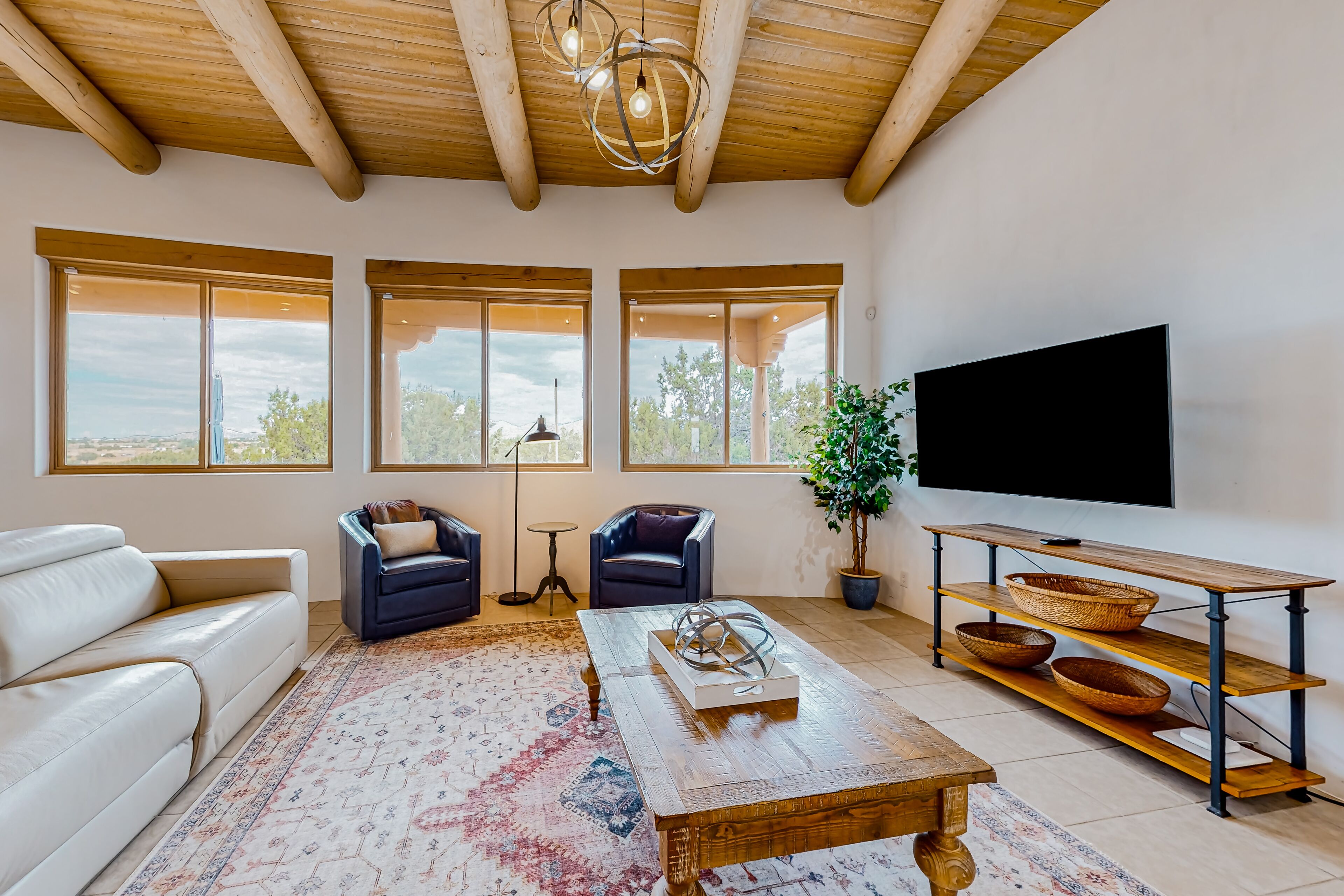 Idyllic mountain-view retreat with luxe interior & private sunset-view hot tub