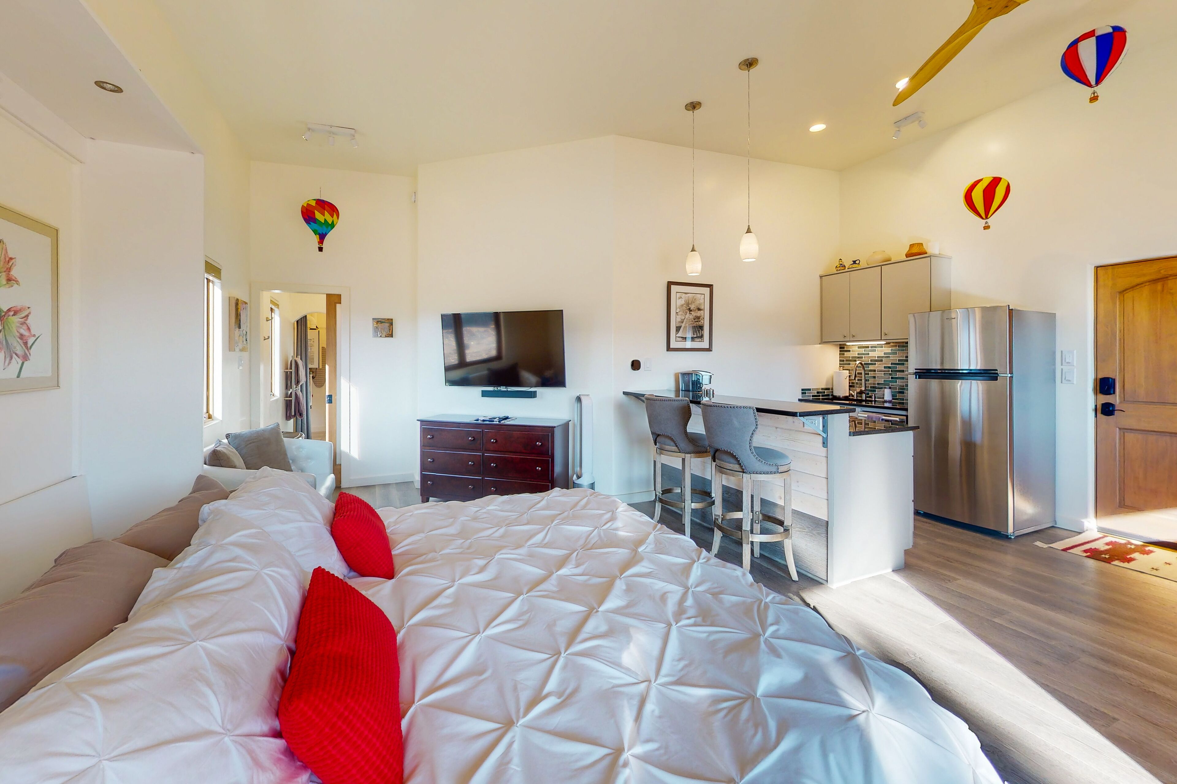 Mountain-view casita with hot tub, pickeball court, walking labyrinth & orchard