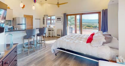 Mountain-view casita with hot tub, pickeball court, walking labyrinth & orchard