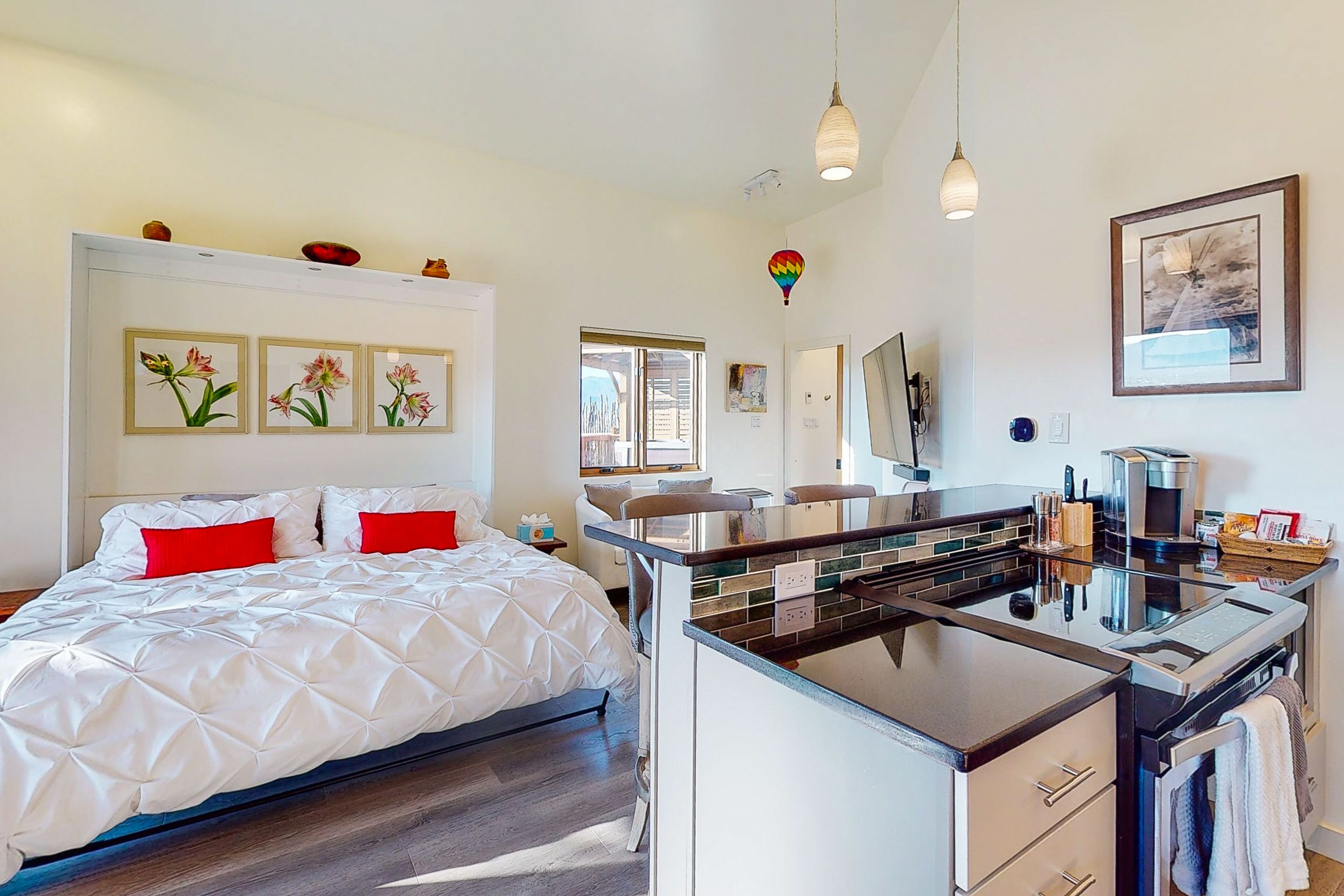 Mountain-view casita with hot tub, pickeball court, walking labyrinth & orchard