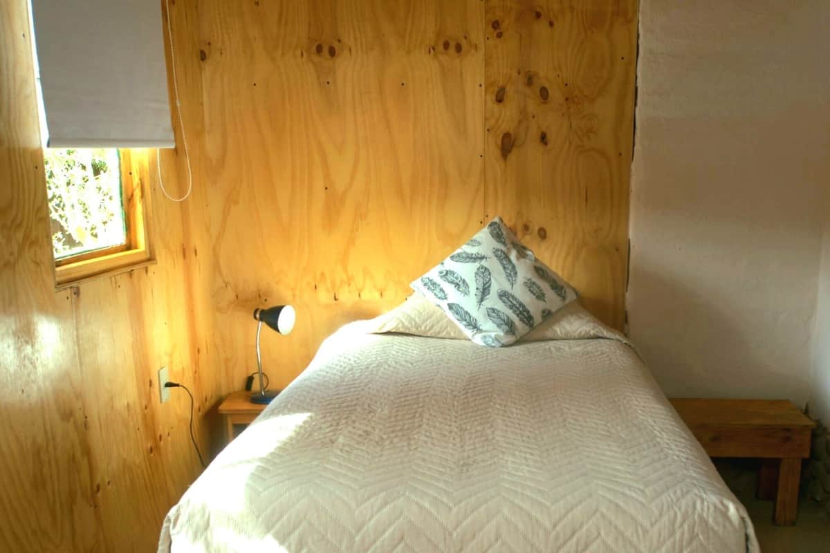 Chambre Triple Supérieure, plusieurs lits, salle de bains privée, en bord de piscine