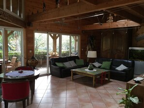 Télévision, livres, imprimantes