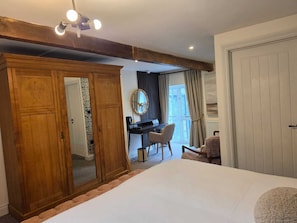 Superior Double or Twin Room, River View | Premium bedding, individually decorated, individually furnished, desk - The Royal Oak (Keswick)