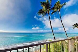 Property grounds - Updated Hale Ono Loa condo with ocean-view lanai and pool (Lahaina)