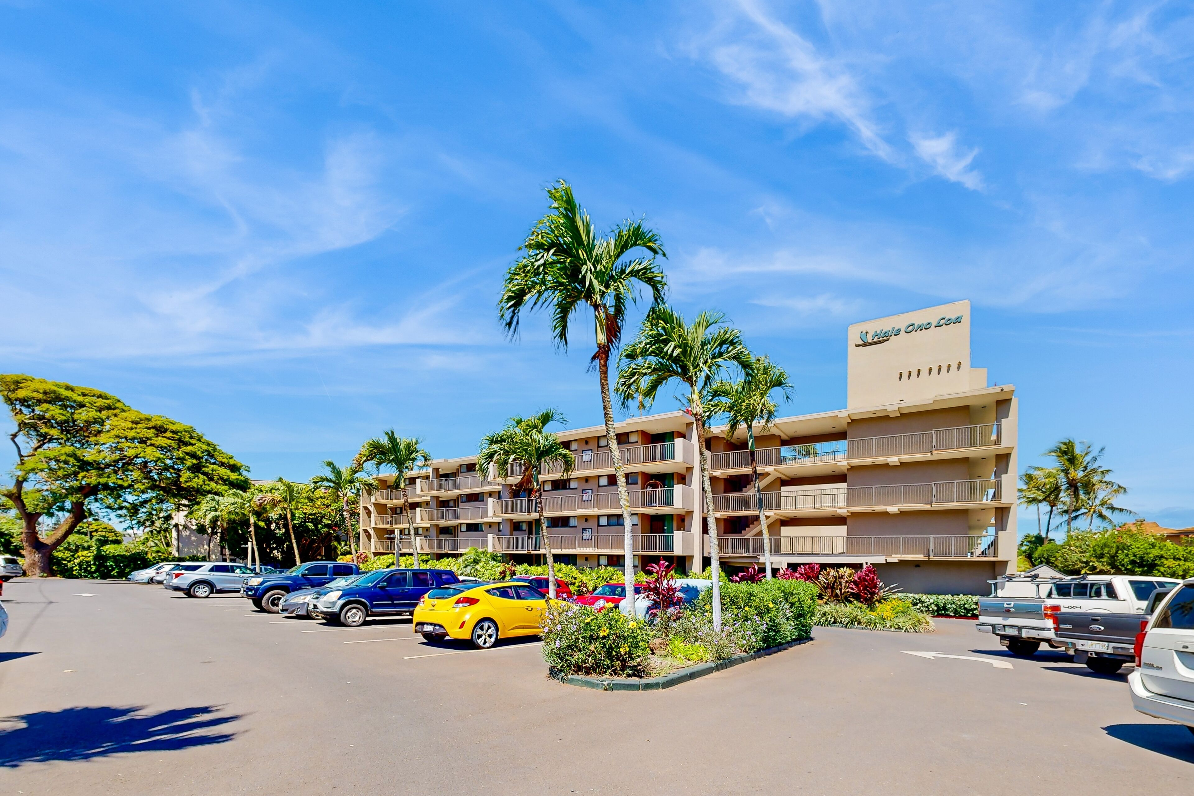 Updated Hale Ono Loa condo with ocean-view lanai and pool