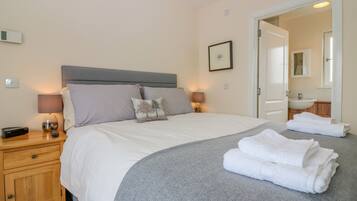 Cottage | 3 bedrooms, individually decorated, individually furnished, free WiFi