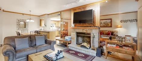 TV, fireplace, DVD player