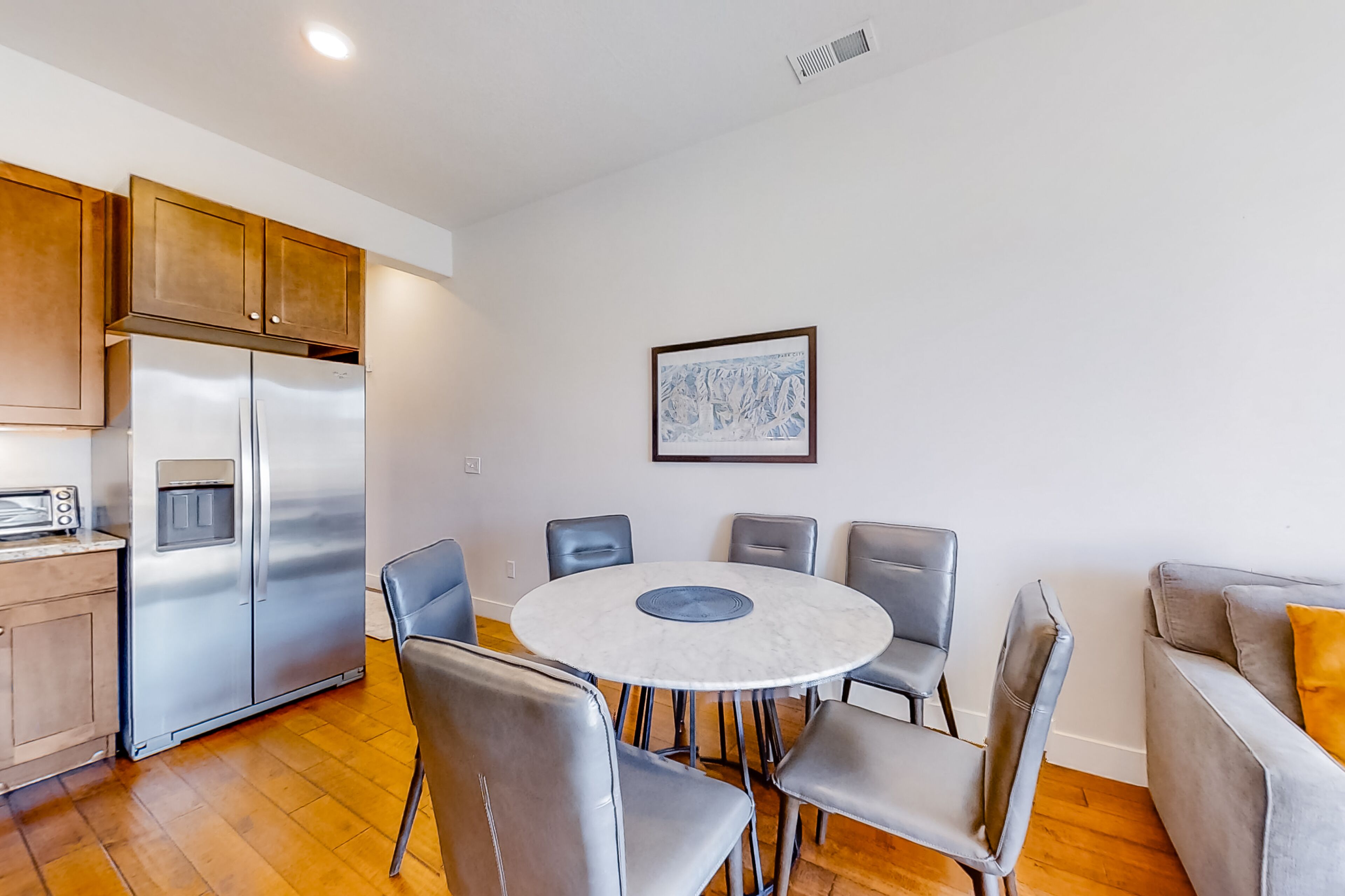 Newpark Terrace Gem w/ Private Hot Tub & Mountain Views - Walk to Dining