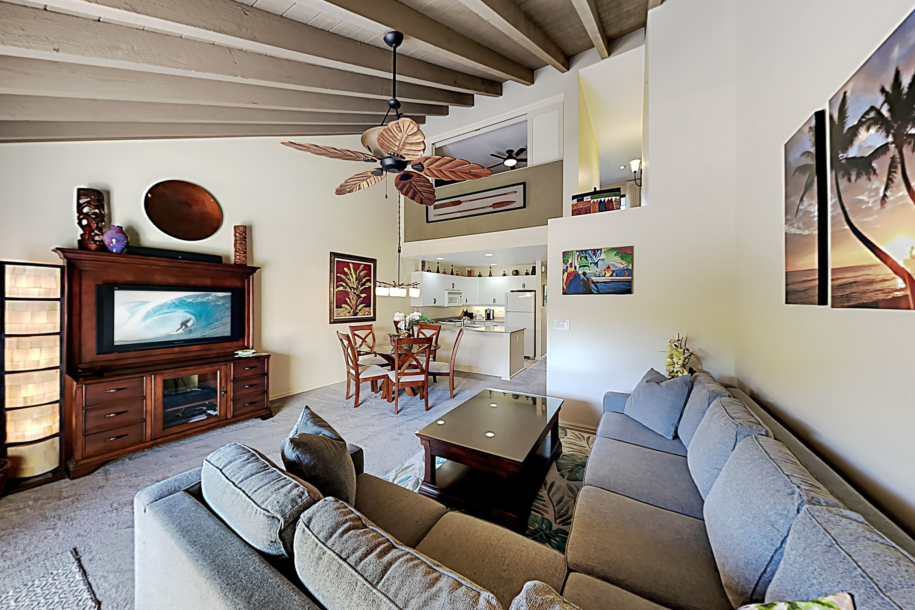 Top-floor condo with pools, hot tub, AC, beach gear & 3 lanais - walk to beach