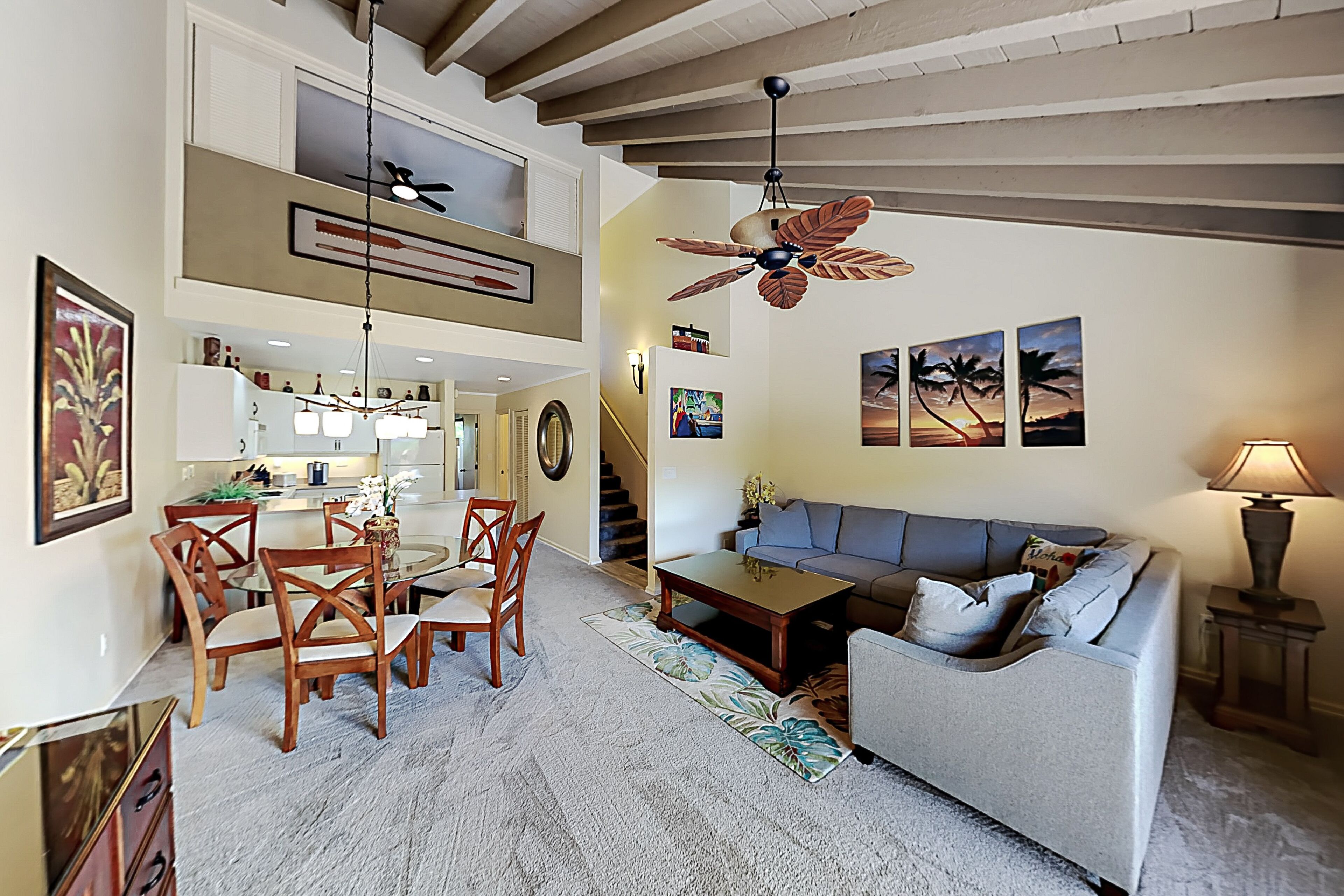 Top-floor condo with pools, hot tub, AC, beach gear & 3 lanais - walk to beach