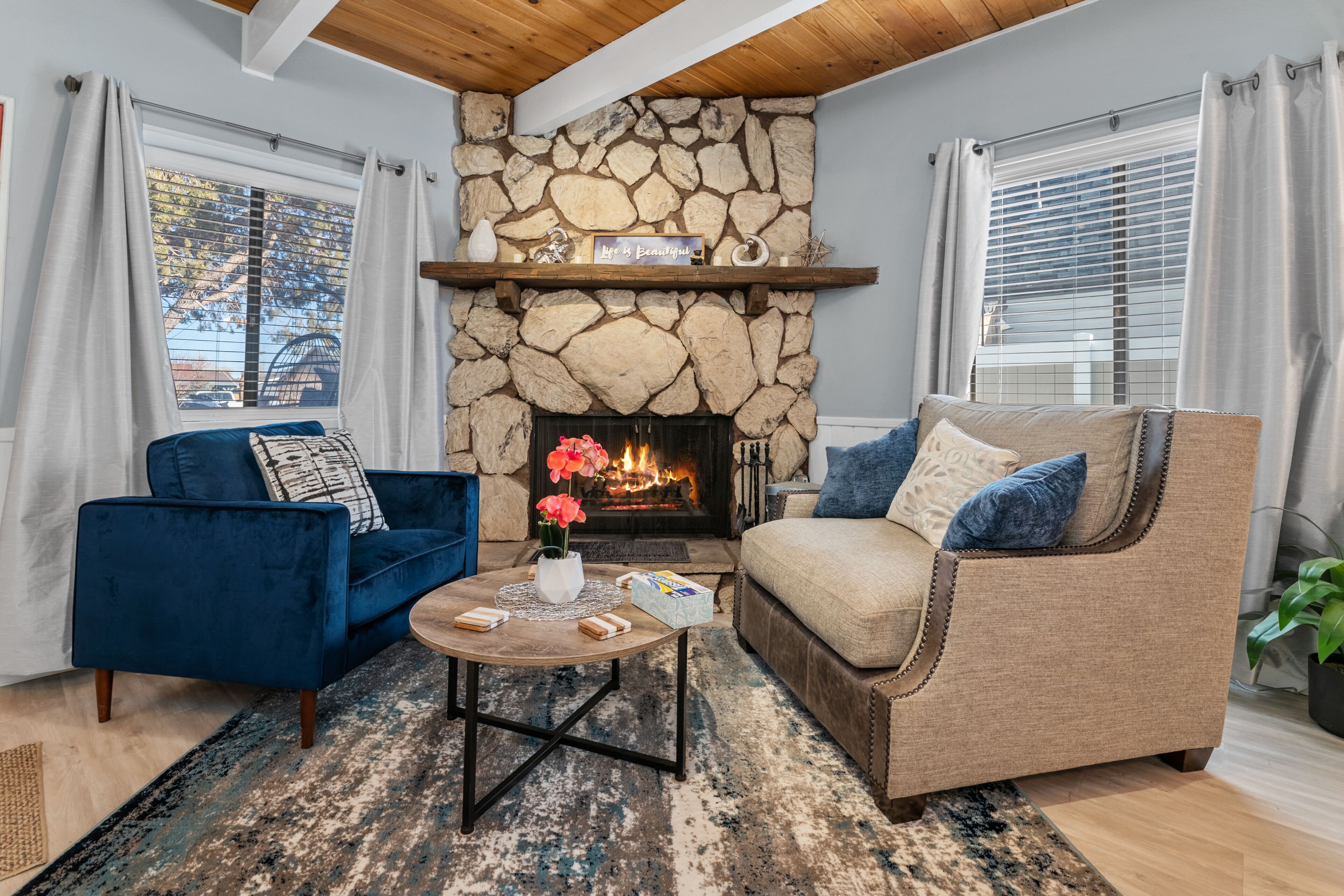 Aqua Dreams - Six fireplaces, arcade machine, foosball, and hot tub