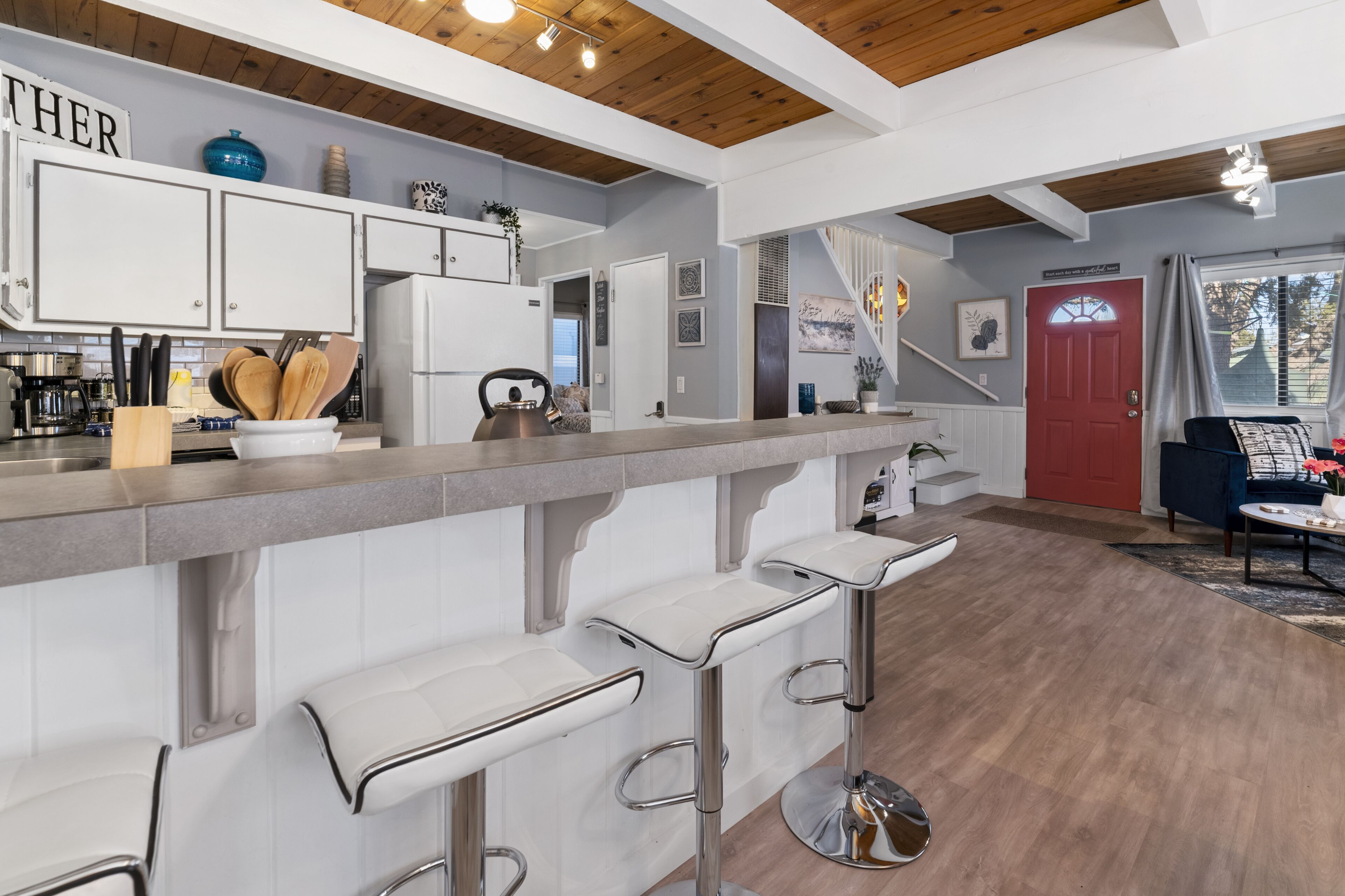 Aqua Dreams - Six fireplaces, arcade machine, foosball, and hot tub