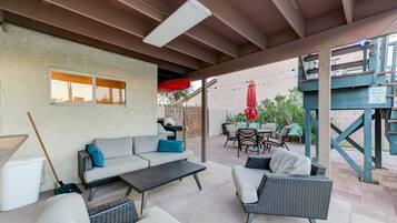 تناول الطعام بالخارج