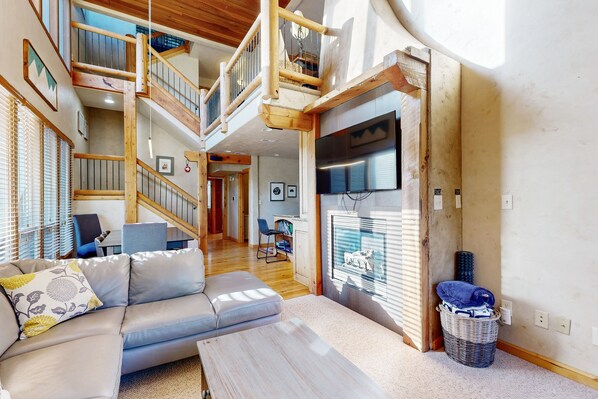 TV, fireplace, stereo