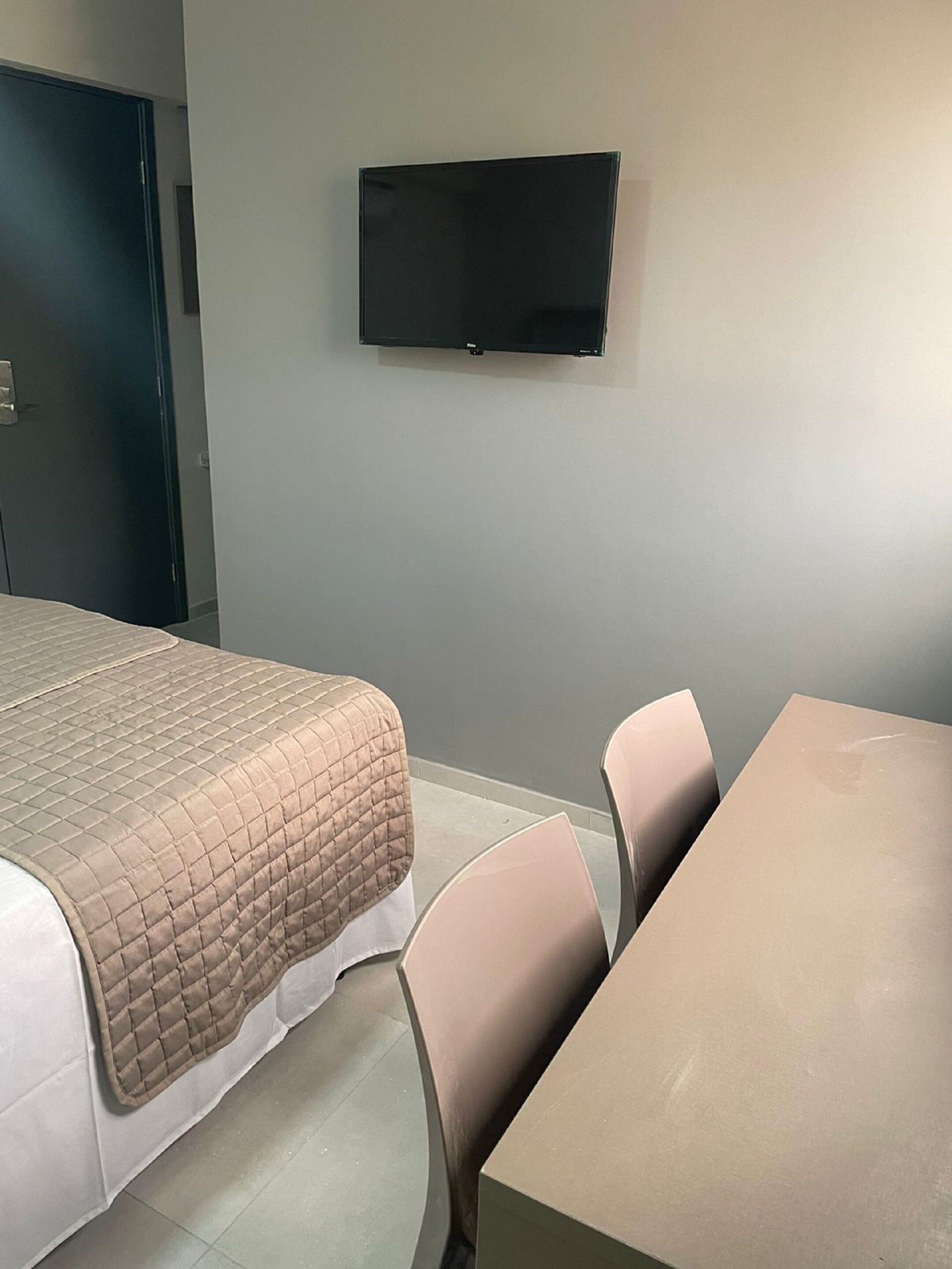 Individueel gemeubileerd, geluiddichte muren, gratis wifi, beddengoed