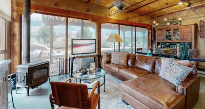 Casa de Taos: Enchanting Retreat on 2.5 Acres w/ Hot Tub & Stunning Views