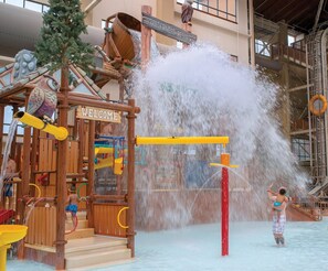 Children’s area - 3BR Condo with On Site Waterpark, Game Room, Golf, close to Dollywood (Sevierville)