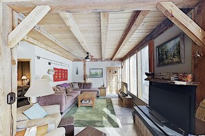 Télévision, cheminée