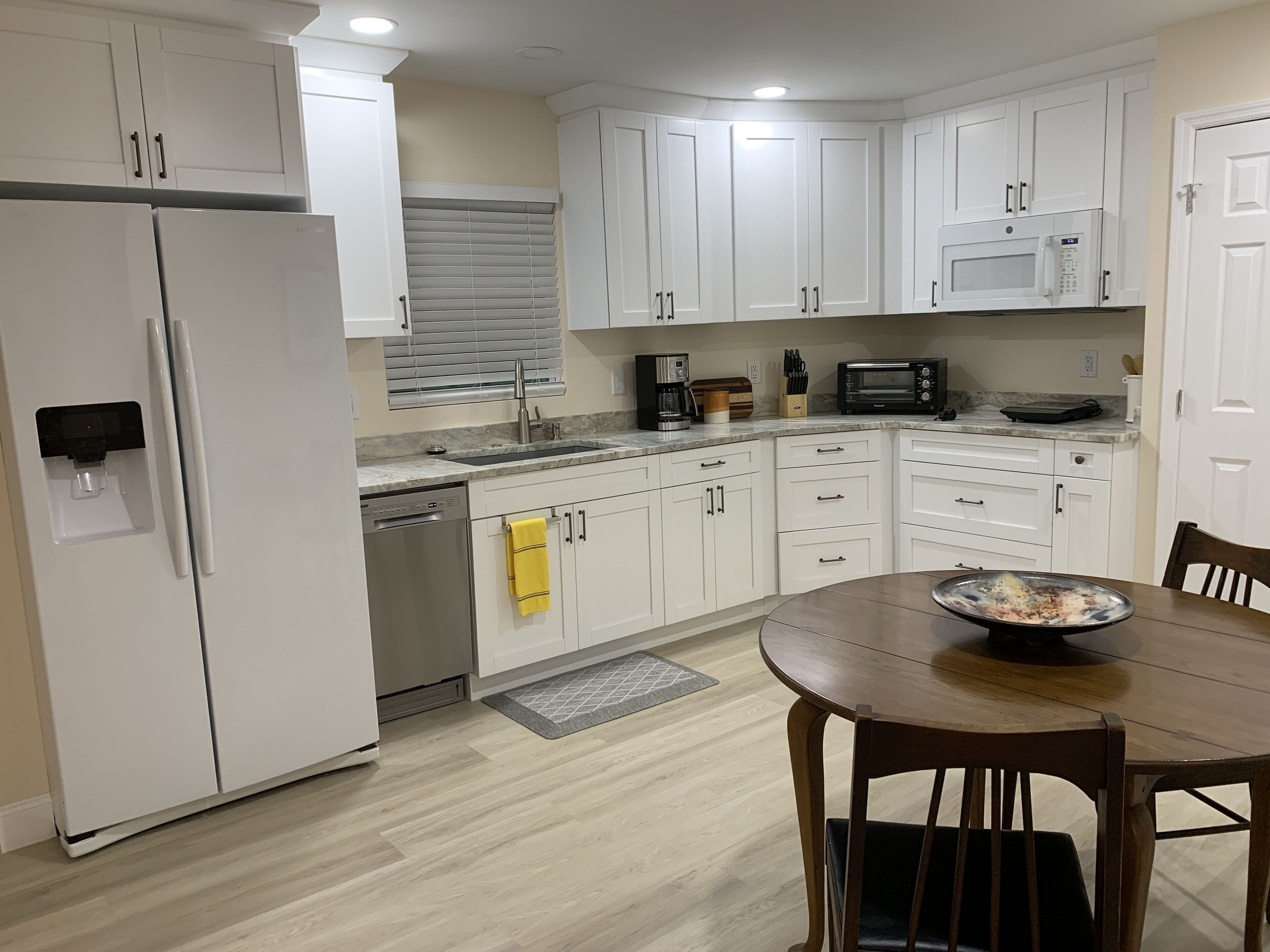 Stylish New Sabal Palm Apt - 1BR, 1BA -walk to Downtown Ft. Myers in 12 minutes!