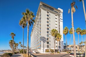 Exterior - Capri by the Sea 505 | Ocean View | Full Kitchen | Private Bedroom | Beach Access | On the Boardwalk (San Diego)