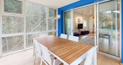 Ultra-Modern Home | Sunroom with Big Views | Walk to Kachina Lift
