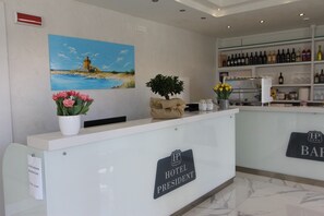 Reception - Hotel Presidente (Porto Cesareo)